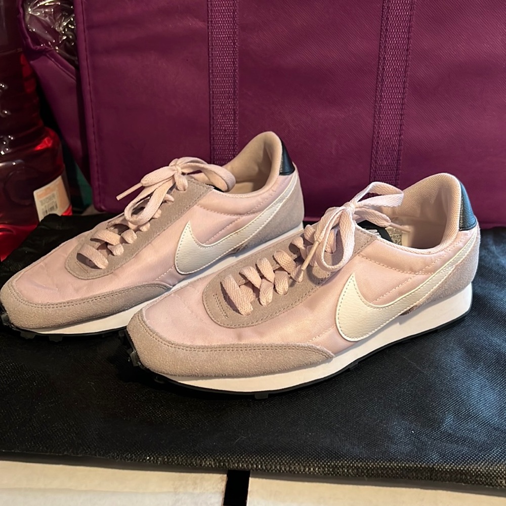 Nike sneakers for women